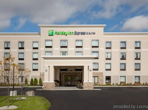 Holiday Inn Express Hotel & Suites Malone by IHG