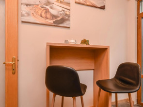 Sofia Dream Apartment - The Library - 3-BDR, 2-BTHR