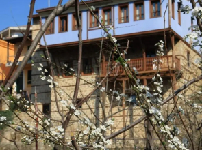 Kokkino Spiti Boutique Hotel