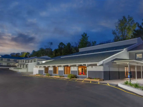Days Inn & Suites by Wyndham Wisconsin Dells