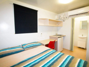 Aaok Moondarra Accommodation Village