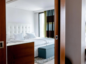 Avalon Hotel