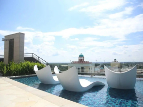 Enjoy Modern, Spacious, Peaceful stay with Lake view - Gravit8