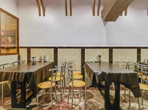 Spot On 46032 Hotel Laxmi Narayan