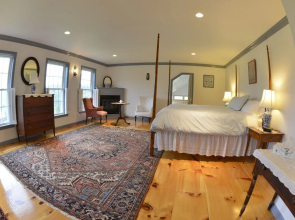 Apple Hill Inn