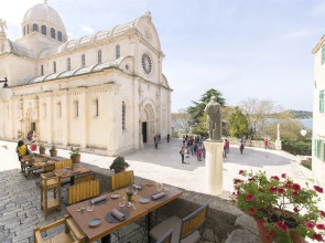 Apartments and Rooms Adriatic Suites