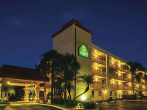 La Quinta Inn by Wyndham West Palm Beach - Florida Turnpike