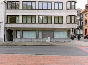 Modern 3-bedroom Apartment Family-friendly Touches