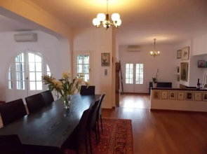 Very Pretty House In Great Location