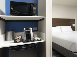 Holiday Inn Express & Suites San Antonio North - Windcrest by IHG