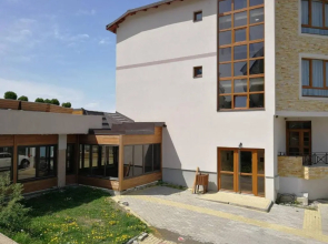 HANNA STUDIO Milmari E-1