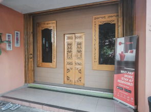 Reddoorz Plus Near Plaza Ambarukmo