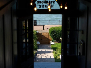 Luxe Beach Pad, Wow Sea Views at Coco By The Bay