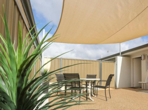 112 Olive Holiday - Business Units