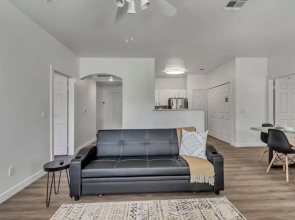 1st Fl King Beds Pool Garage - Near AFB