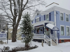 Holidae House Bed & Breakfast