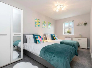 2 Bedroom Apartment in Darlington with Free Parking & Smart TV