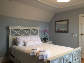 Sea Street Inn