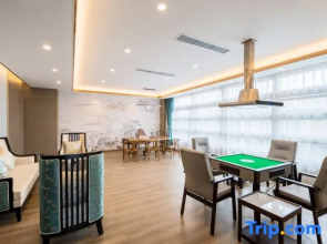 Vienna International Hotel (Chengdu Wenjiang University Town Fengxihe Subway Station)