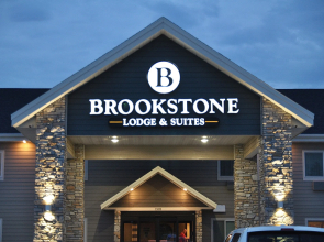 Brookstone Lodge & Suites