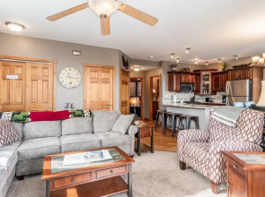 Mount Cirrus 10b 2 Bedroom Condo by RedAwning