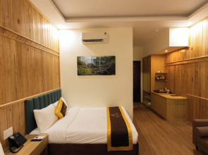 LuckyStar Hotel