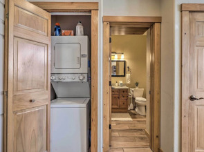 Frisco Condo w/ Balcony: 7 Mi to Copper Mountain!