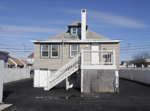 Shore Beach Houses - 119 F Franklin Avenue