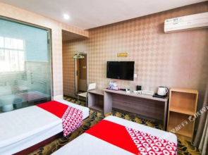 Flying Hotel (Yinchuan Drum Tower)