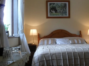 Hillcrest Country Home