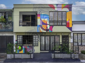 Ventiuna Hotel & Hostel