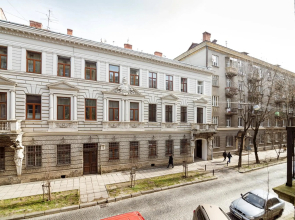Апартаменти біля площі Ринок