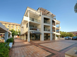 Goldsborough Place Apartments