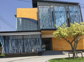 Boathouse Boutique Riverside