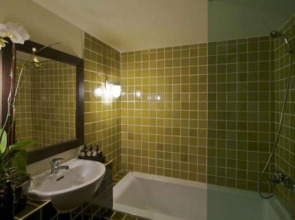 Anoma Boutique House