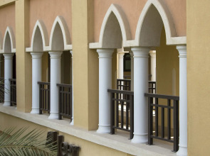 Shangri-La Hotel Apartments Qaryat Al Beri