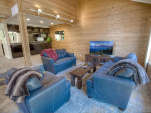 Snowbird Forest by Lake Tahoe Accommodations