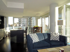 11th Heaven Contemporary Condo Heart of Downtown
