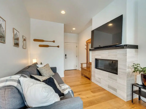 2 Mi to Rmnp: Mtn-view Grand Lake Loft!