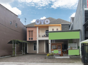 Griya Hanum Syariah by OYO Rooms