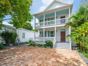 NEW The Rigby House - Pvt Pool Amazing Location
