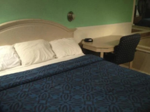 Hometown Inn Fort Wayne