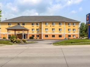 Comfort Inn Muscatine near Hwy 61