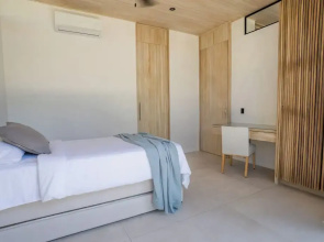 Casita Niaku by Wynwood House
