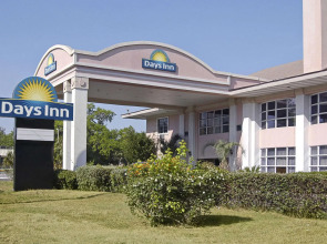 Days Inn by Wyndham Gainesville University