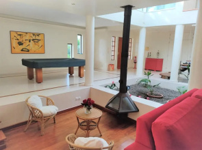 Villa Fati in Pen Nsula de Tr ia