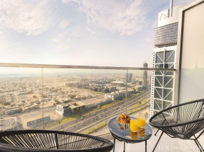 LUX The Paramount Sea View Suite