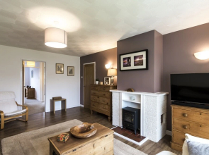 Meadow View - 3 Bedroom Holiday Home