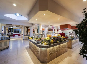 Robinson Camyuva - Adults only