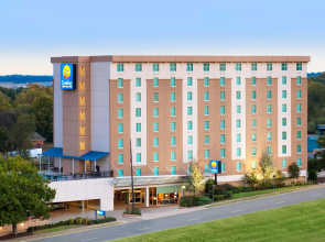 Comfort Inn & Suites Presidential - Downtown Little Rock
